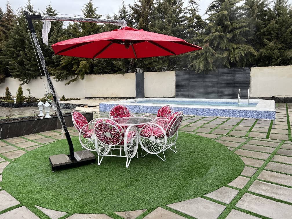 میز و صندلی و استخر میز و صندلی و استخر