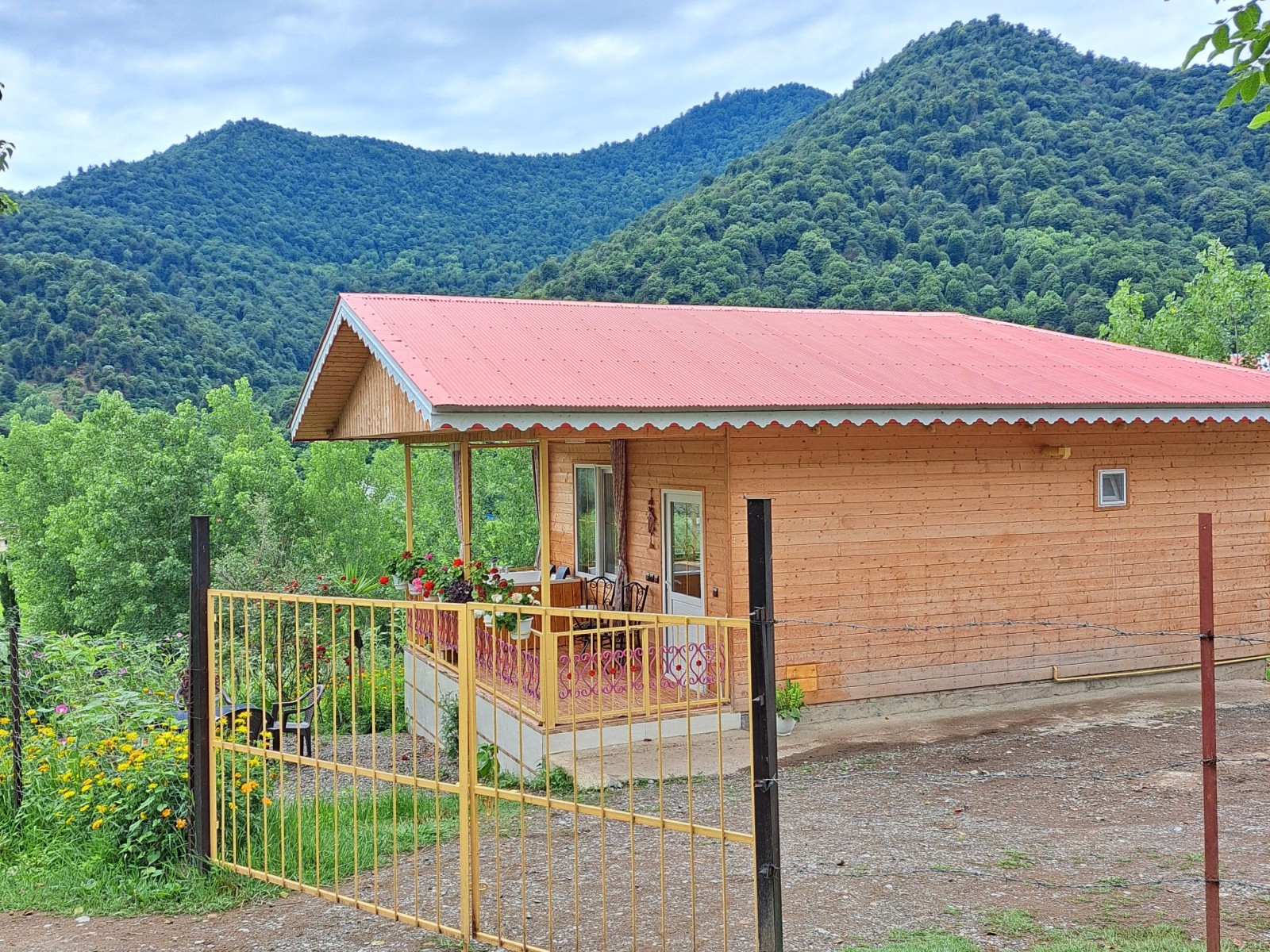 نمای بیرونی ساختمان