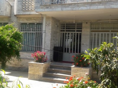 اقامتگاه بهارنارنج، ویلایی با چشم انداز جنگل و کوه