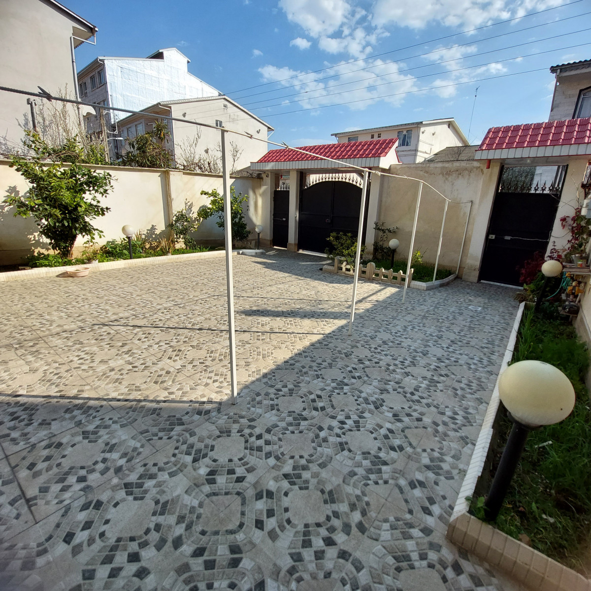 نمای حیاط