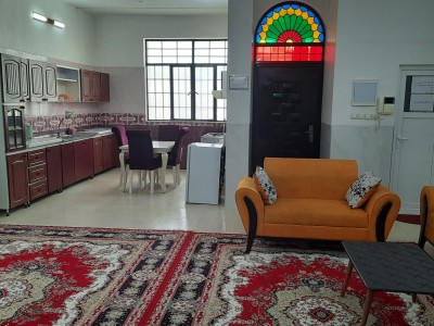 مبله‌ی دوخوابه مرکزشهر، ویلایی و نزدیک دریا