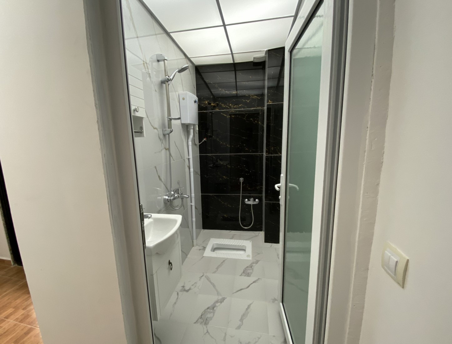 سرویس بهداشتی و حمام سرویس بهداشتی و حمام