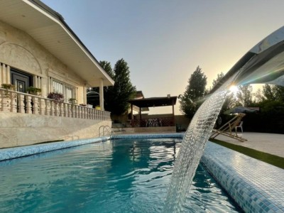 ویلای دو خوابه با منظره کوهستان