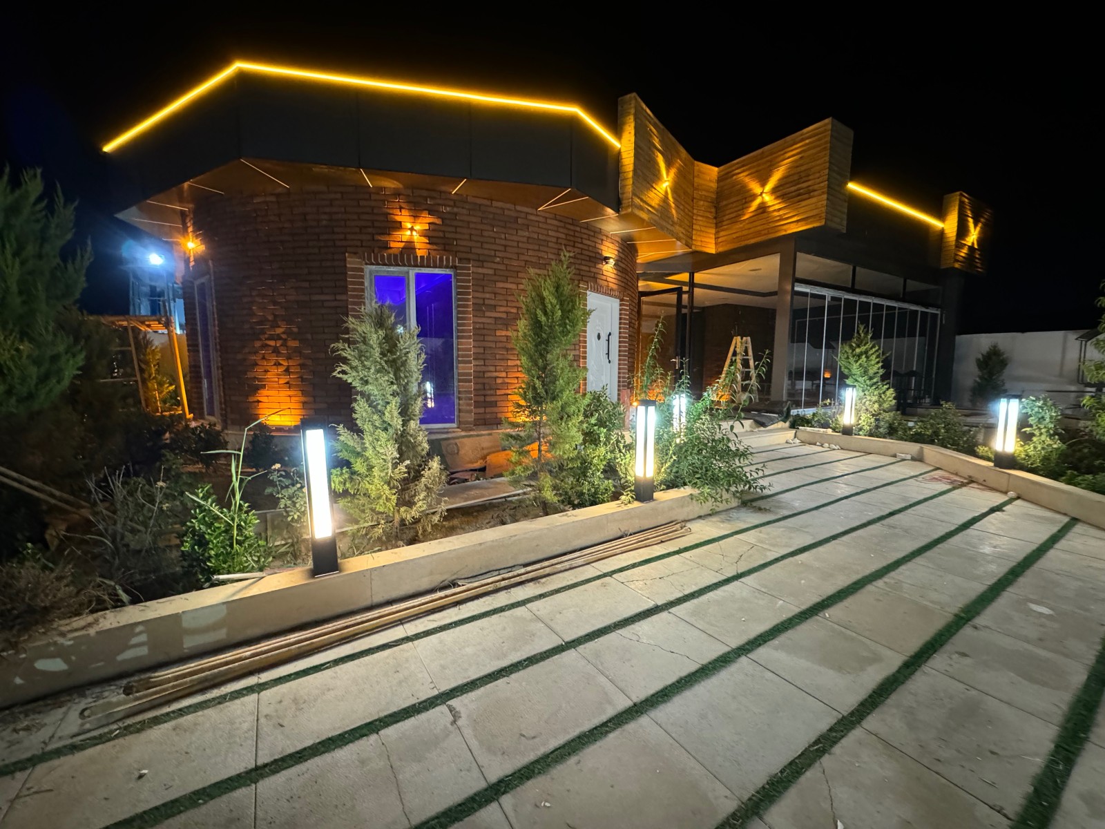 نمای بیرونی ساختمان