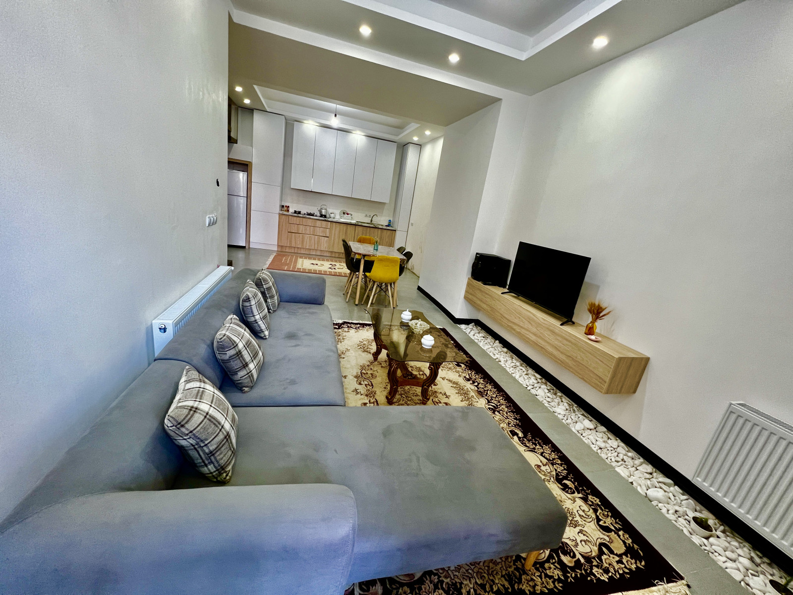 سالن نشیمن طبقه همکف سالن نشیمن طبقه همکف