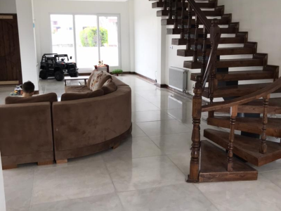 ویلای تریپلکس با شاه نشین 4 خوابه رویان ویلای تریپلکس با شاه نشین 4 خوابه رویان