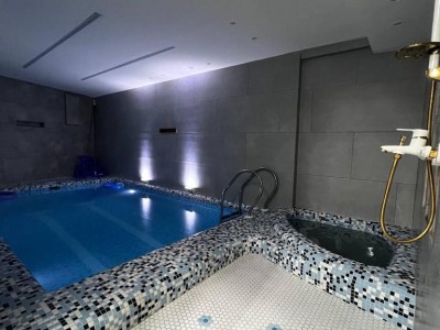 ویلای دو خوابه با استخر سرپوشیده سوردار