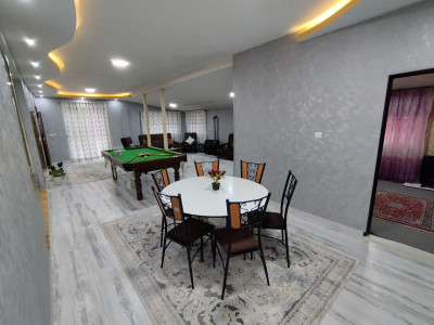 واحد کادوس دارای میزبیلیارد