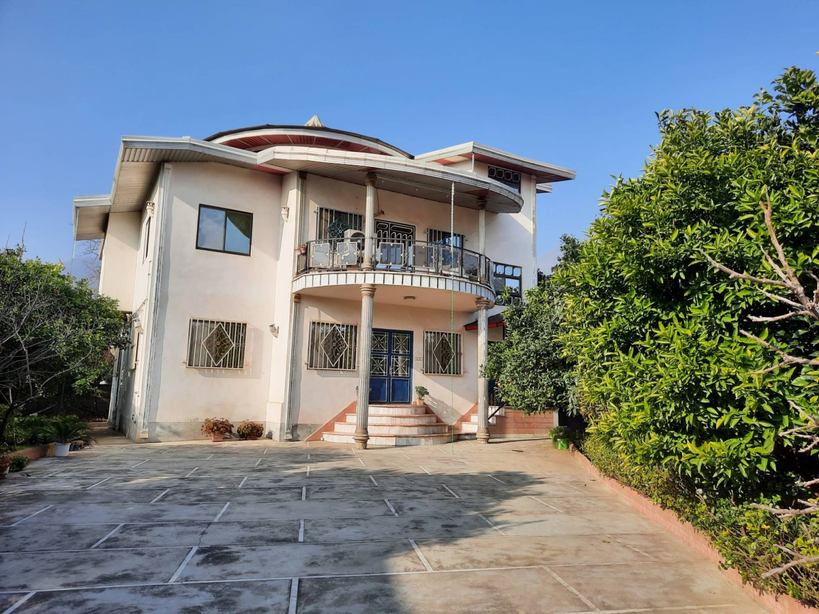 نمای بیرونی ساختمان نمای بیرونی ساختمان