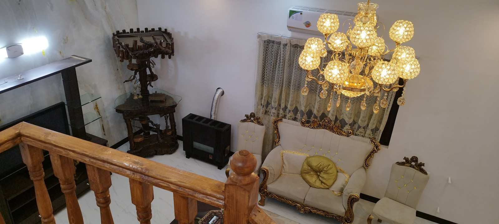 نمای سالن از بالا