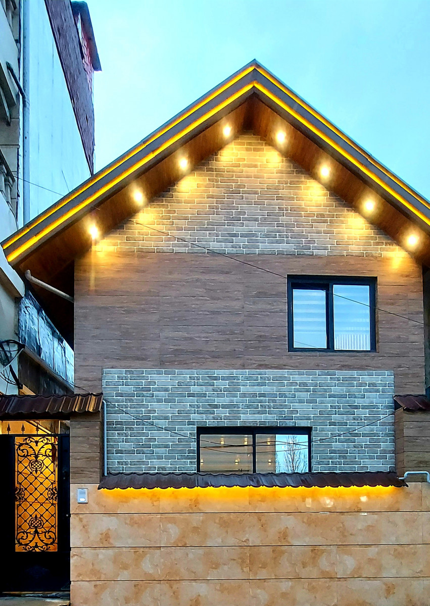 نمای پشت و ورودی نمای پشت و ورودی