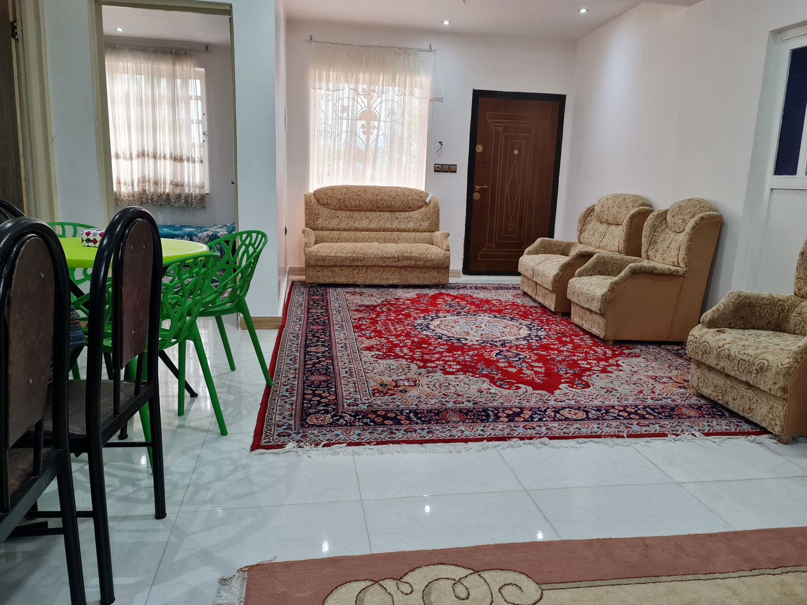 هال و پذیرایی