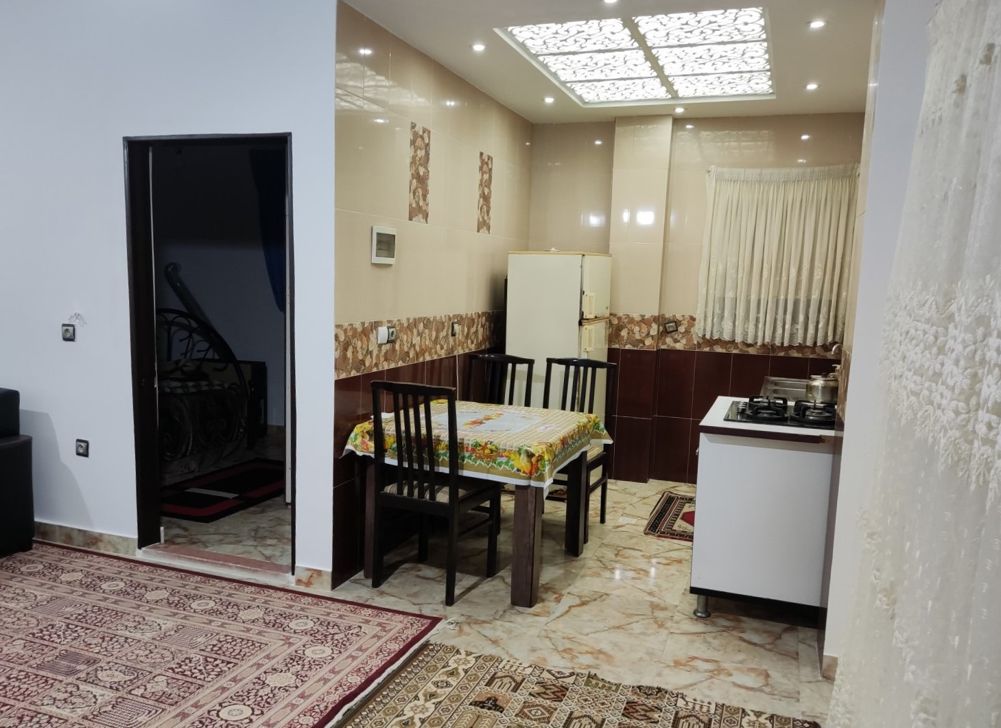 اتاق پذیرایی و آشپزخانه اتاق پذیرایی و آشپزخانه