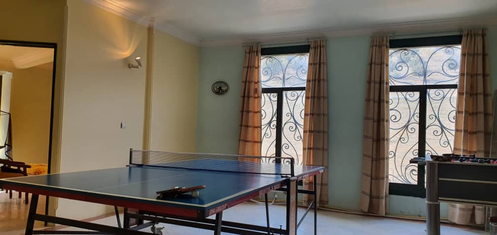 اتاق پذیرایی طبقه دوم