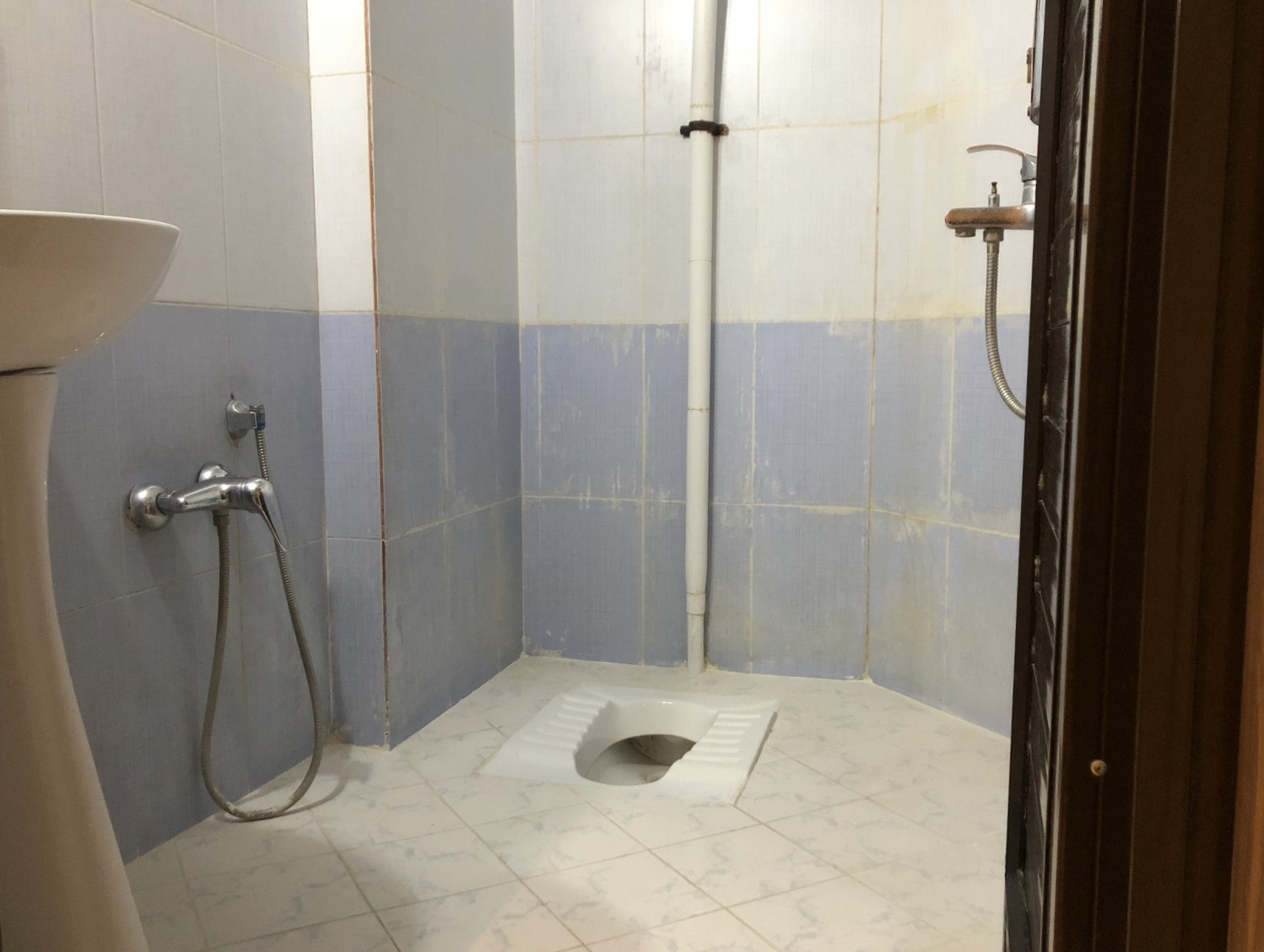 داخل "سؤييت دو تخته"