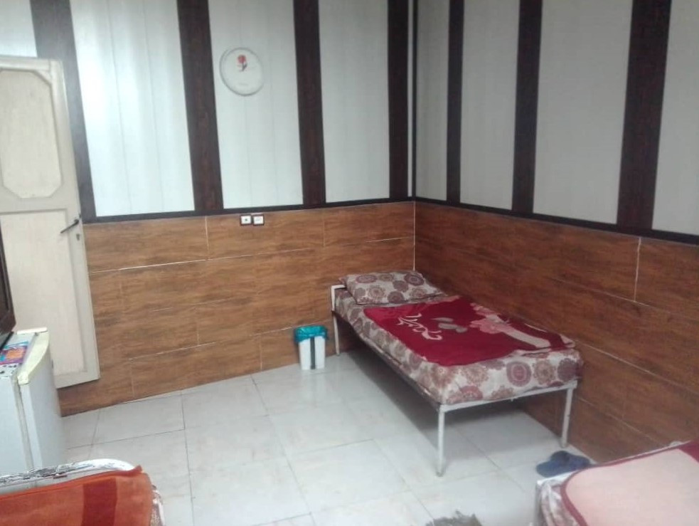 داخل اتاق "سه تخته با حمام و سرویس مشترک"