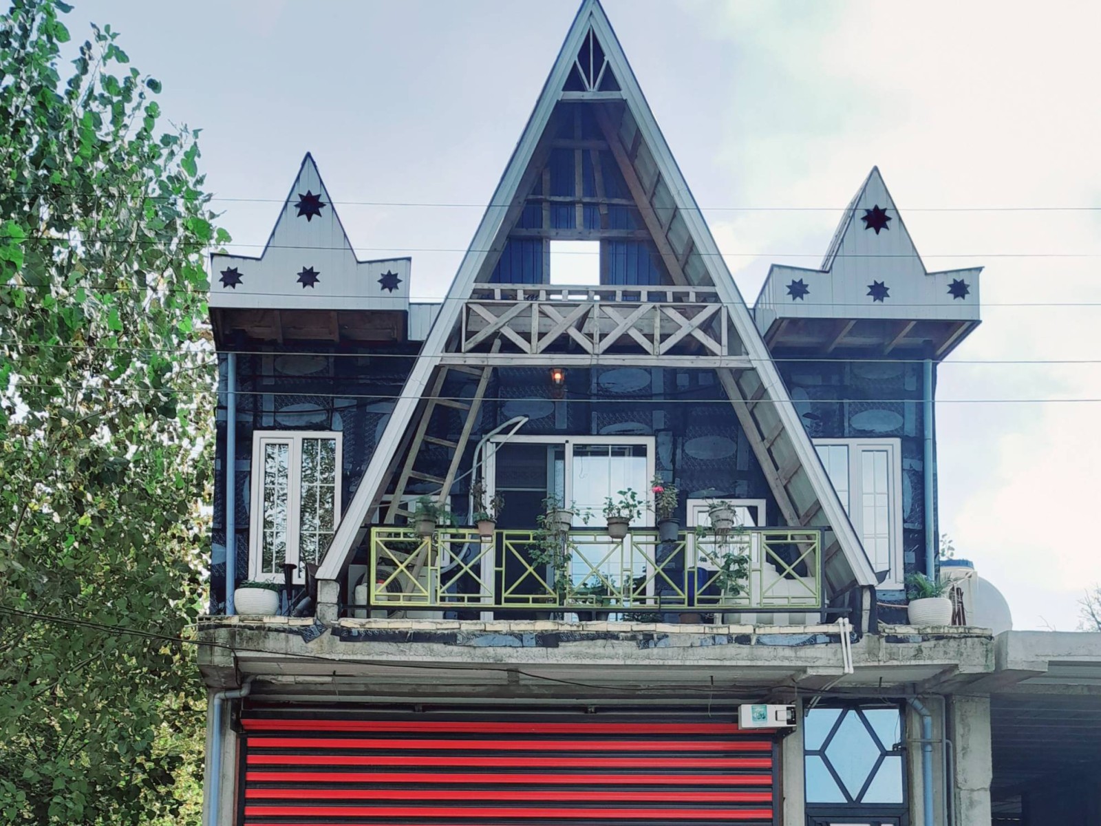 نمای بیرونی ساختمان