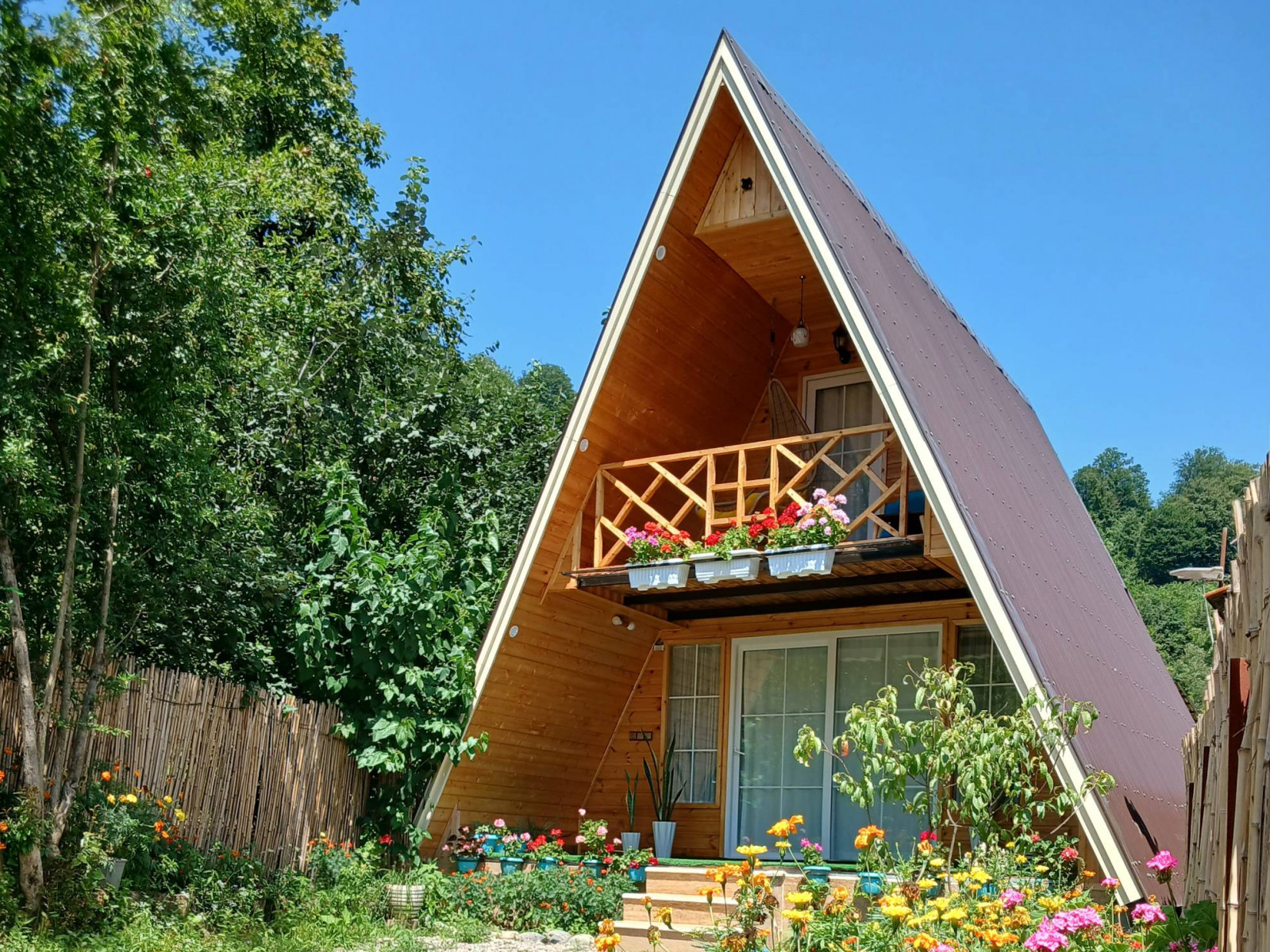 نمای بیرونی ساختمان نمای بیرونی ساختمان