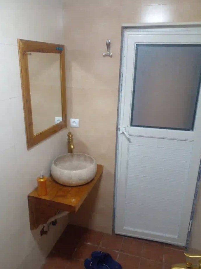 داخل اتاق "رایکا"