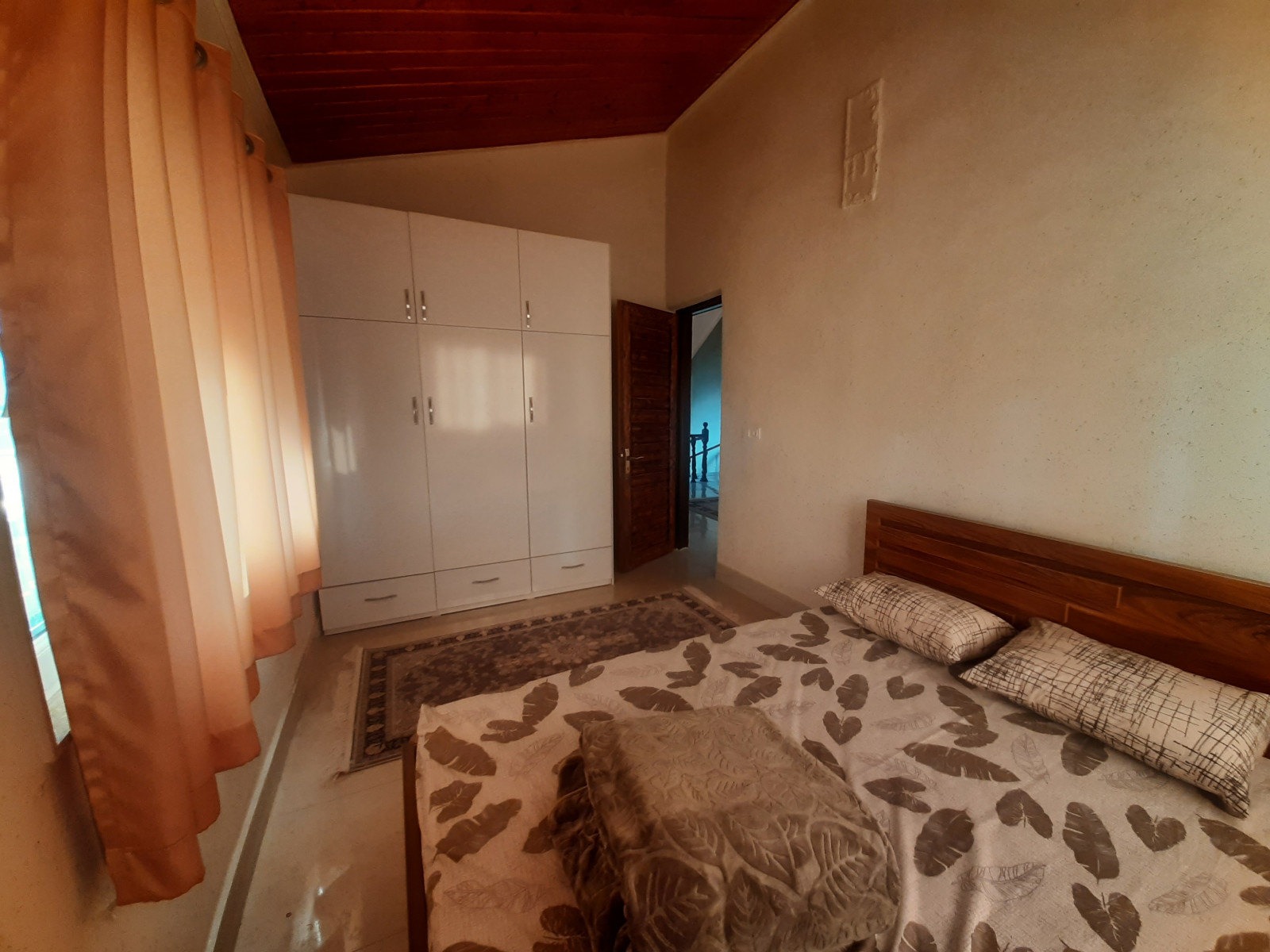 اتاق خواب ۱ طبقه اول