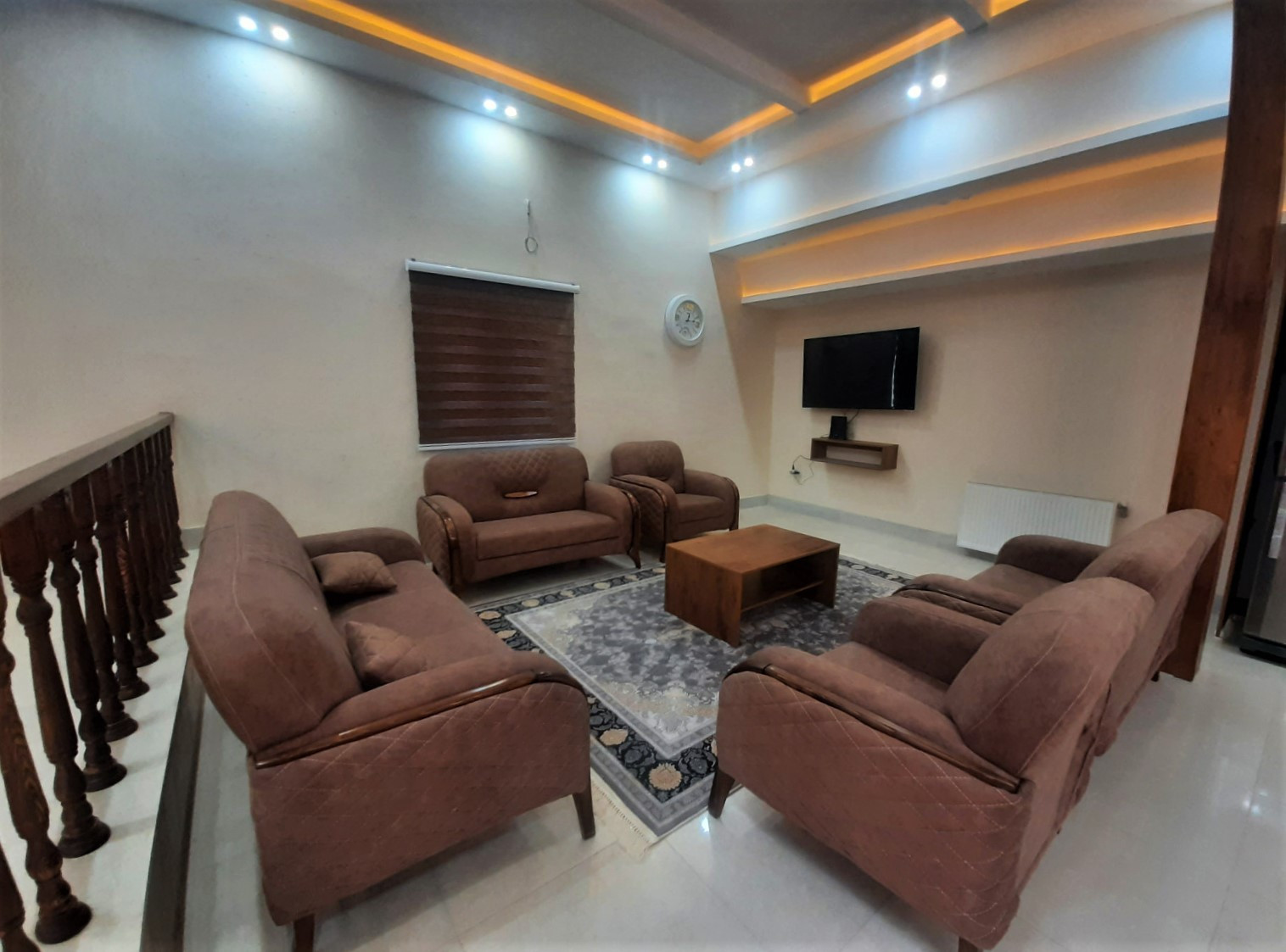 اتاق پذیرایی طبقه همکف