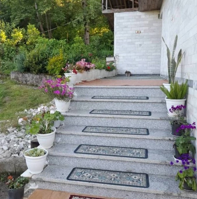 راه‌پله ورودی واحد