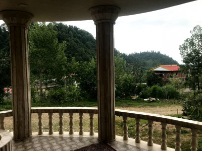 ویلای دوخوابه دنج و مدرن با تراسی دلباز