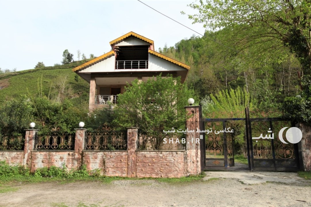 نمای ساختمان و درب ورودی نمای ساختمان و درب ورودی