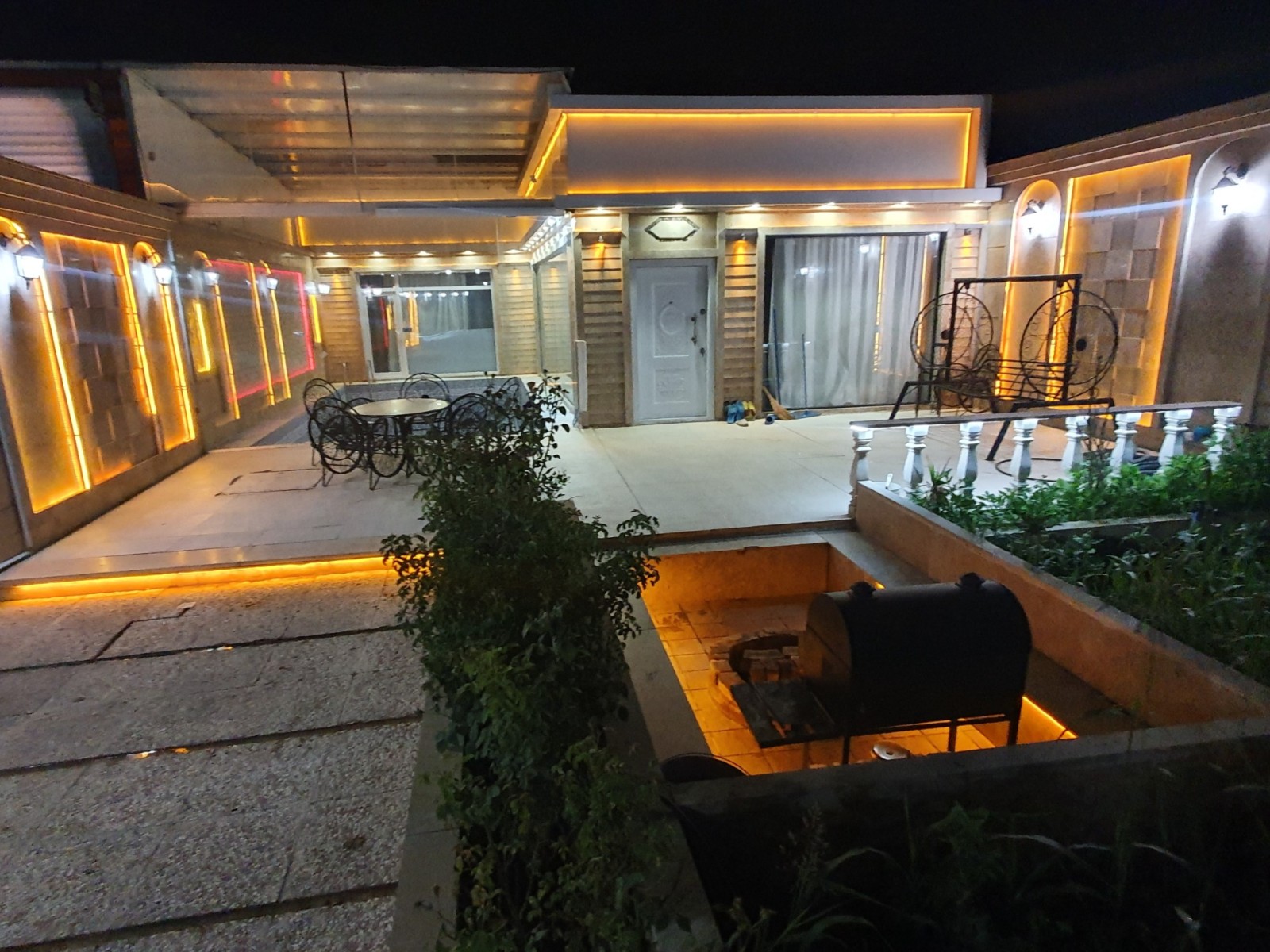 نمای بیرونی ساختمان