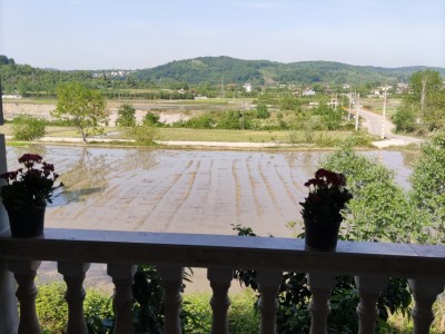 ویلا نوساز با 2000مترباغ حیاط دربست چشم انداز عالی