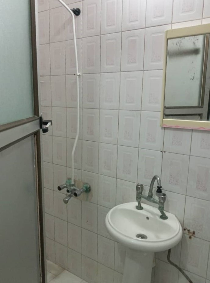 سرویس بهداشتی و حمام سرویس بهداشتی و حمام