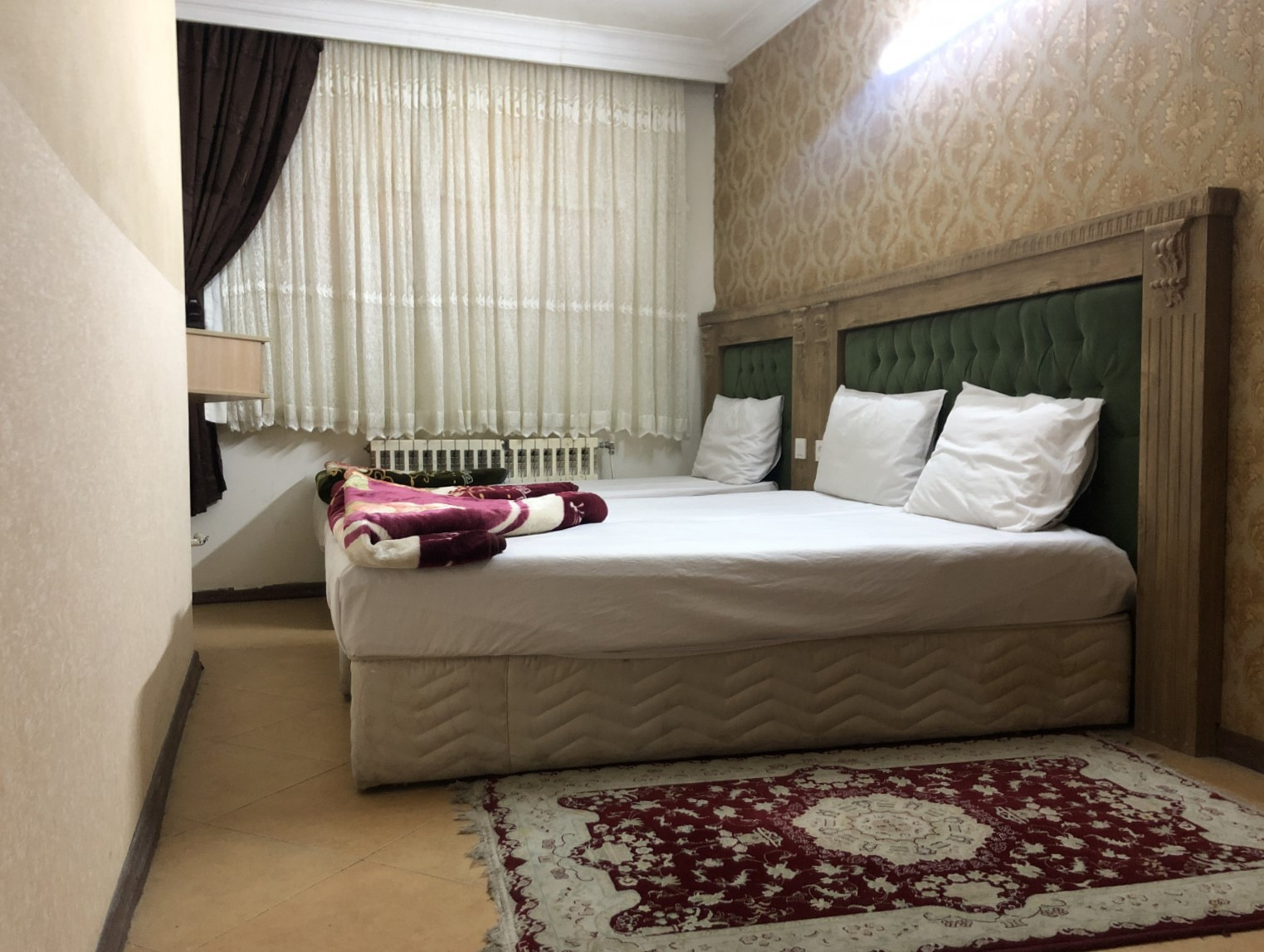 داخل "سوئيت سه تخته" داخل "سوئيت سه تخته"