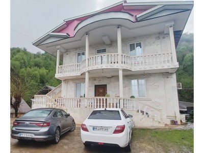 واحد دوخوابه با حیاطی دلباز در منطقه ای سرسبز