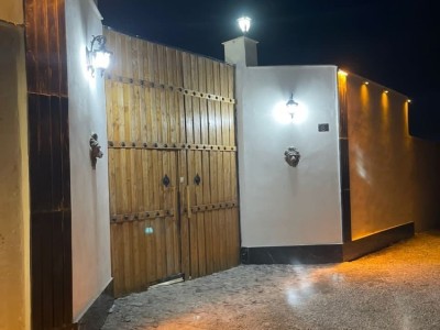 ویلای نوساز دارای استخر سرپوشیده آبگرم و بیلیارد