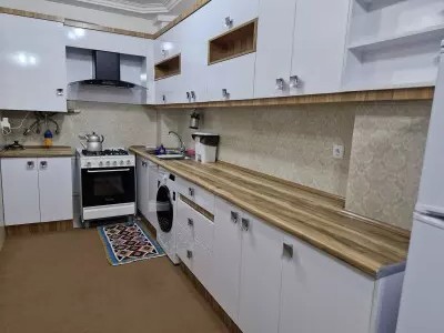 واحد تک خواب بهار دارای حیاطی مستقل واحد تک خواب بهار دارای حیاطی مستقل