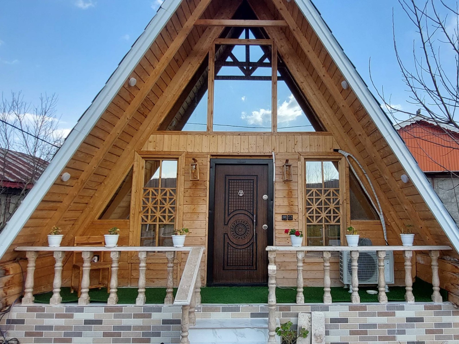 نمای بیرونی ساختمان نمای بیرونی ساختمان