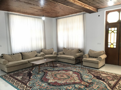 منزل ویلایی تک خواب با دسترسی آسان و حیاطی دلباز