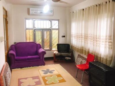 خانه باغ زربين با چشم انداز جنگل