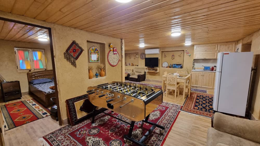 اتاق پذیرایی و آشپزخانه