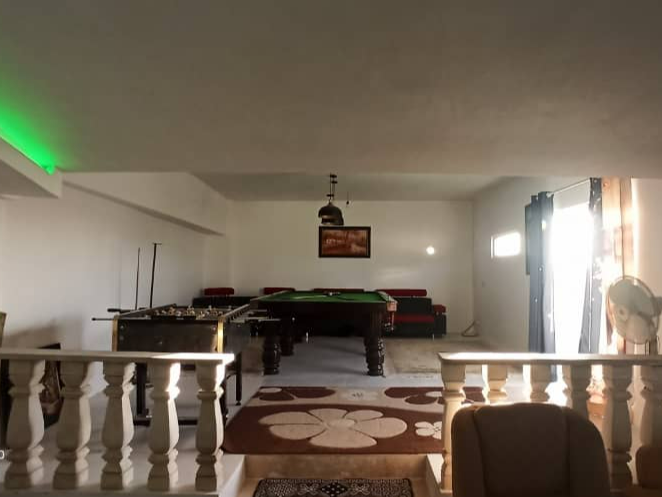 اتاق پذیرایی طبقه اول