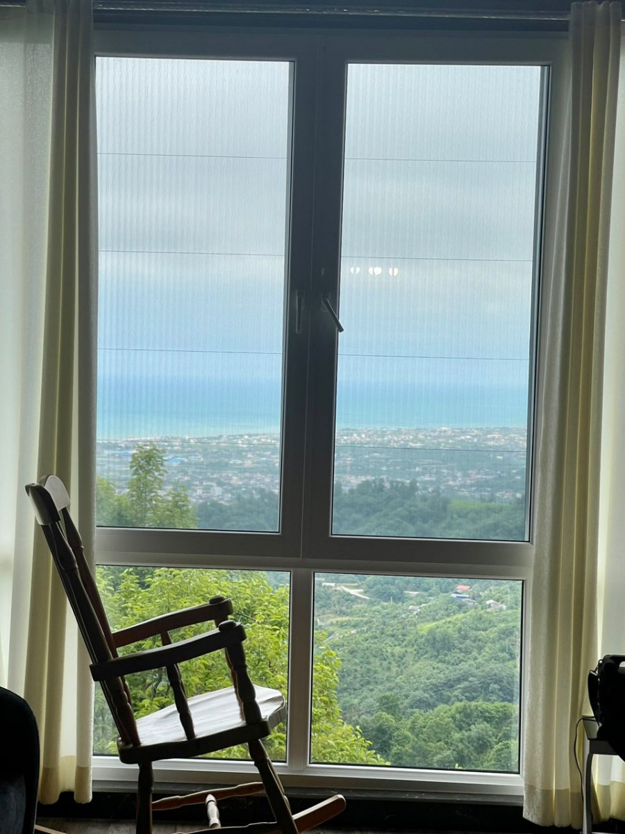 به همراه جکوزی و باربیکیو