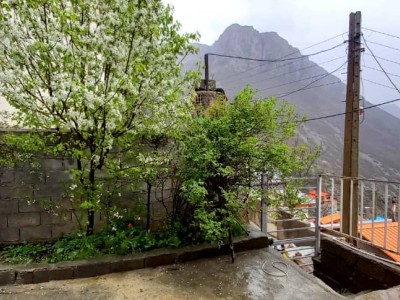 واحد تک خواب دارای حیاطی مستقل با ویو کوهستان