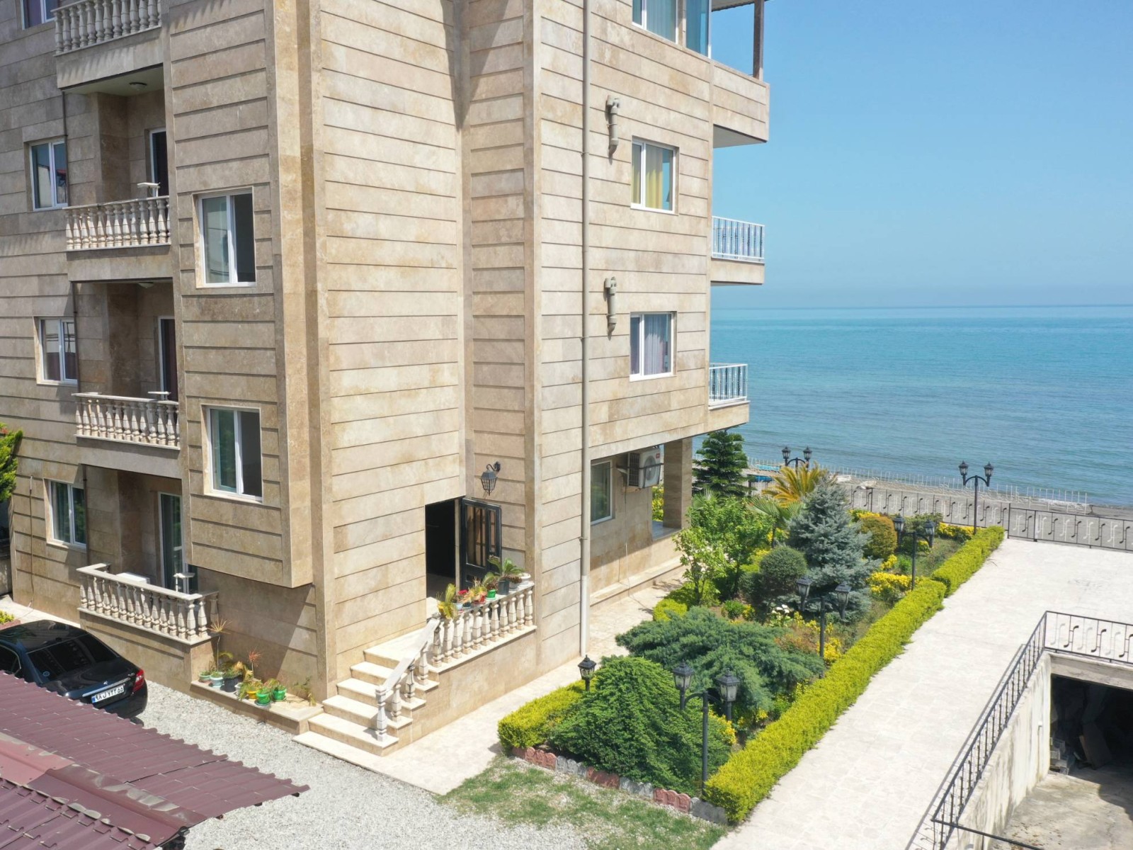 نمای بیرونی ساختمان نمای بیرونی ساختمان