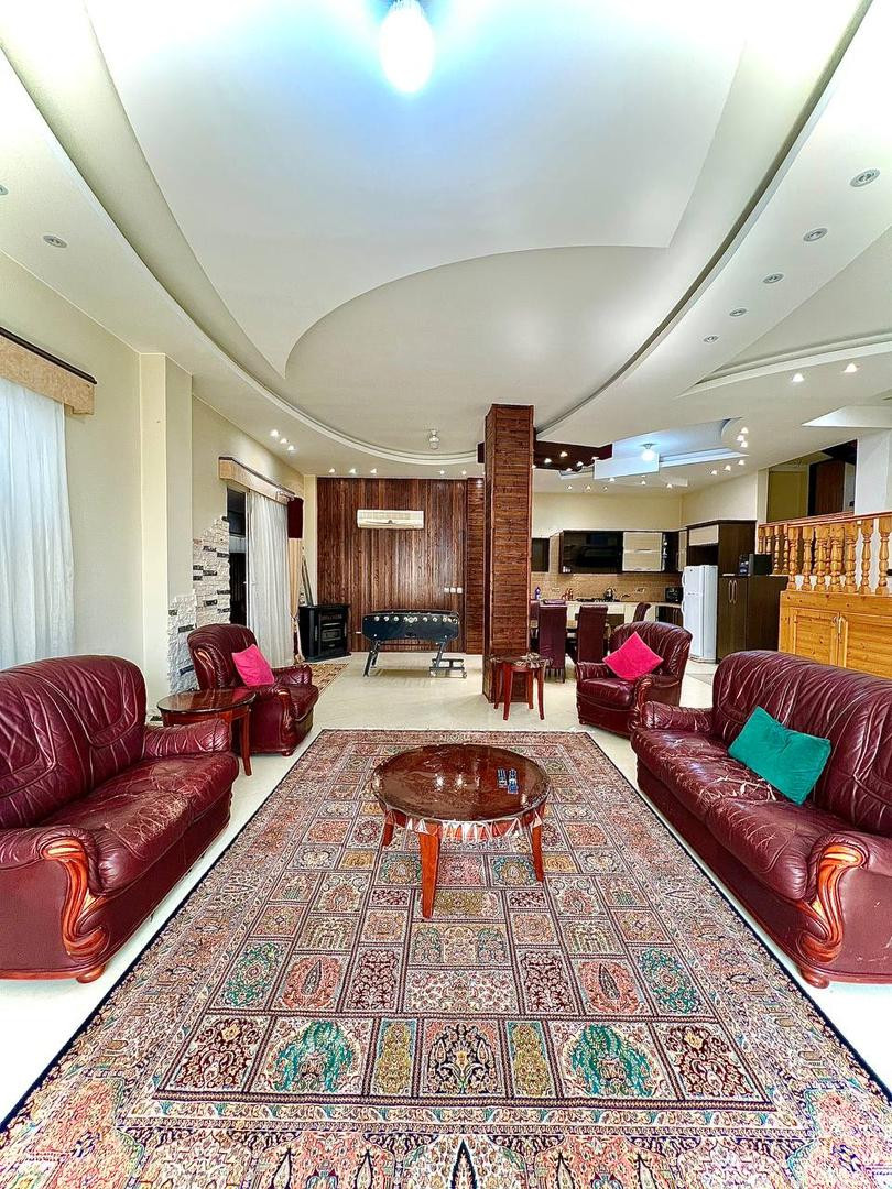 سالن طبقه همکف