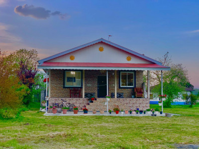 ویلای تمیز و زیبا با حیاطی بزرگ ویلای تمیز و زیبا با حیاطی بزرگ