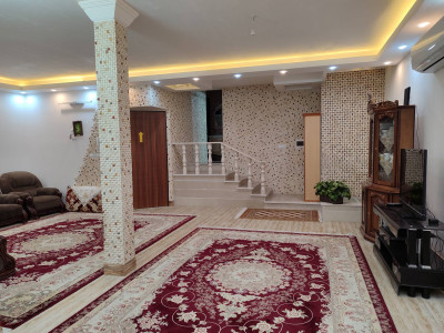 آپارتمان یک خوابه سپیده، نزدیک خانه های تاریخی