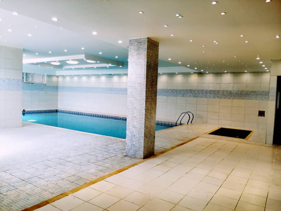 استخر آبگرم