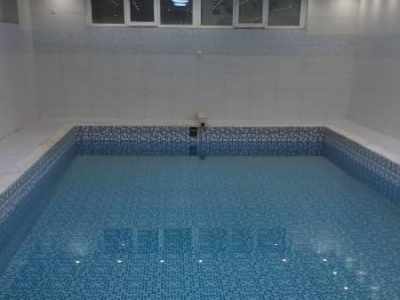 ویلا به همراه استخر سرپوشیده و میز بیلیارد