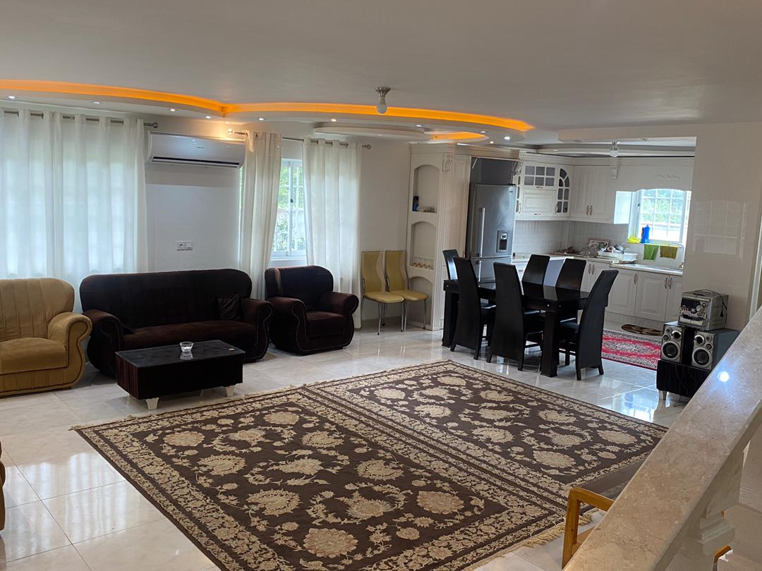 اتاق پذیرایی طبقه همکف