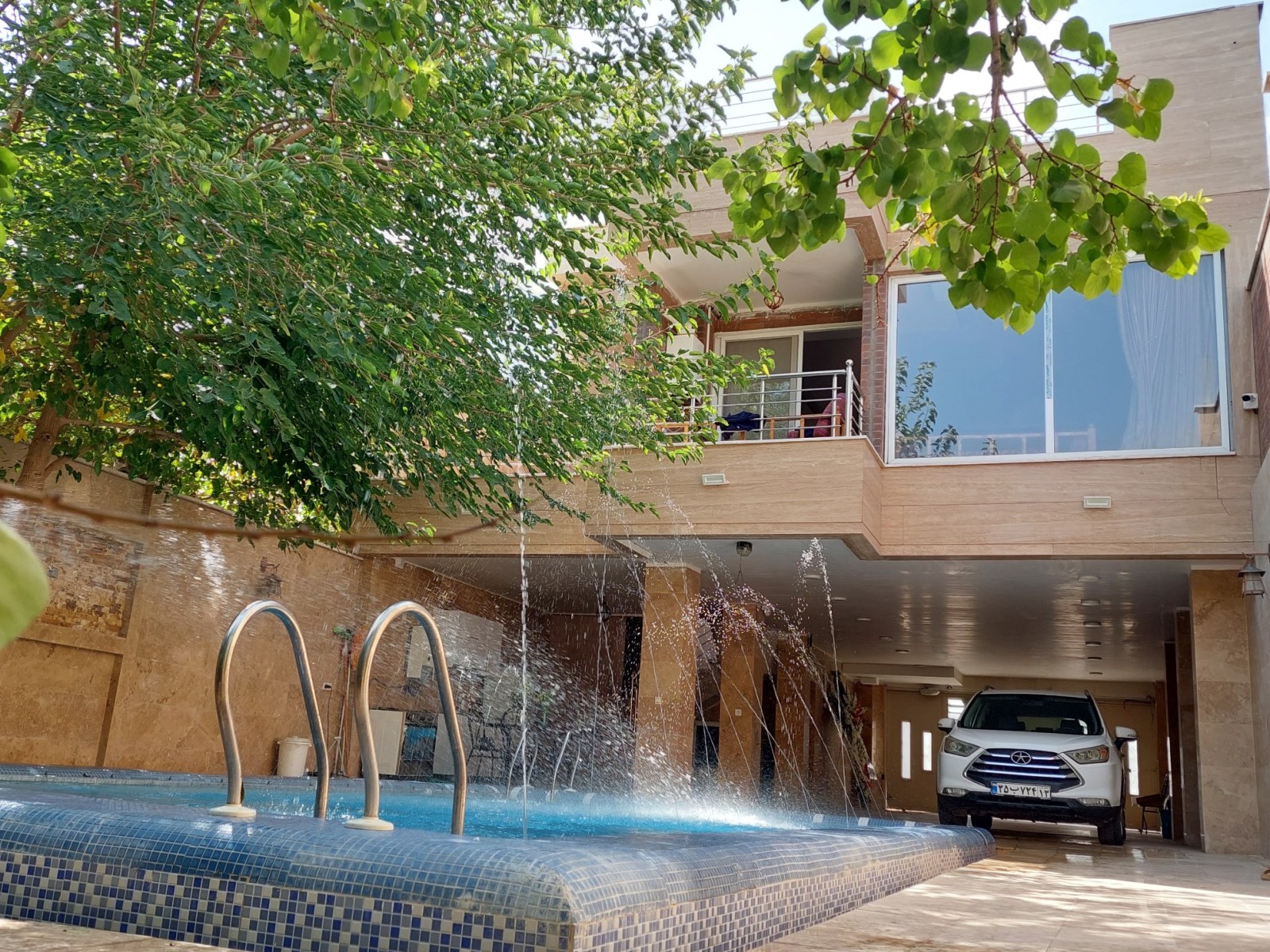 نمای بیرونی ساختمان